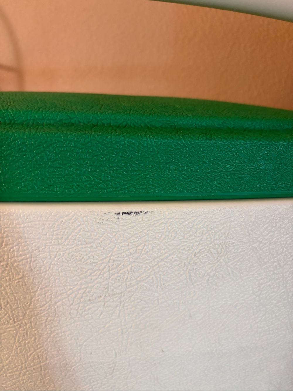 Coleman 1980’s Green and White Lil Oscar 16 Quart Lunch Cooler - Picture 6 of 15